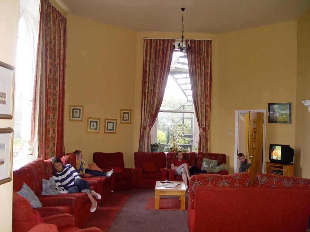 Killarney International Hostel ภายนอก รูปภาพ